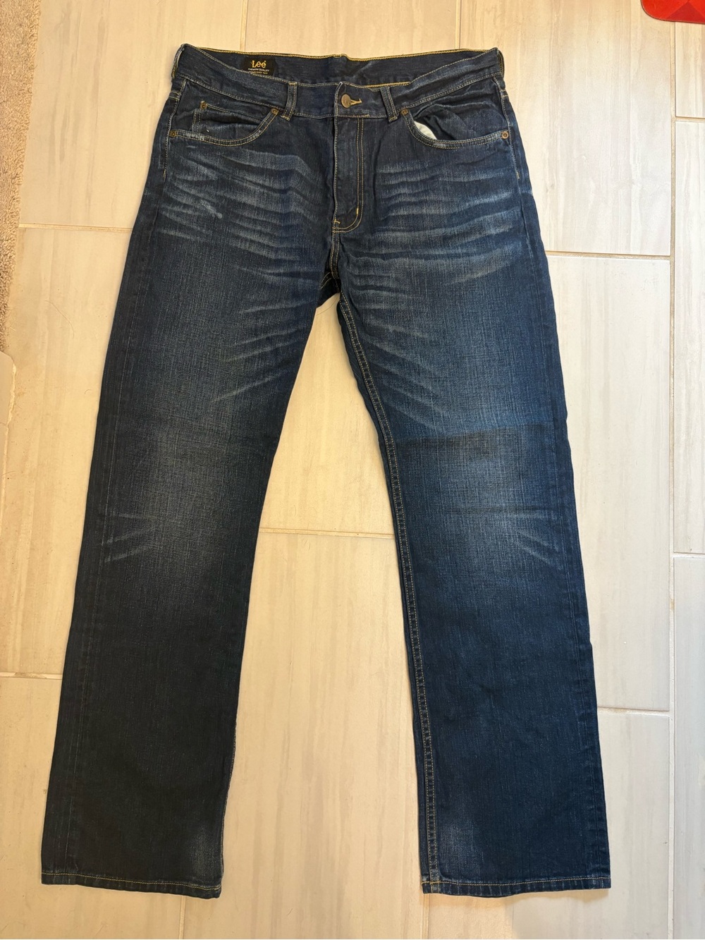 Lee Premium Quality Men's Regular Fit Mid Rise Dark Wash Straight Jeans 36